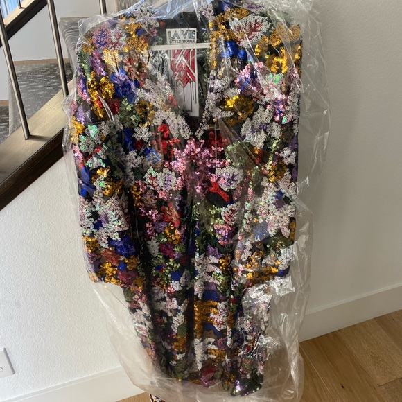 La Vie Stylehouse Multicolor Sequin Caftan - Picture 4 of 4